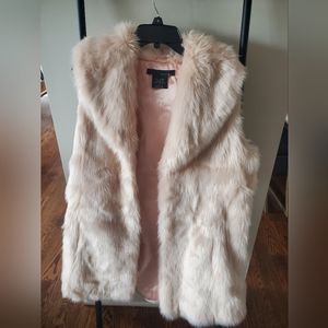 Noriko blush faux fur vest